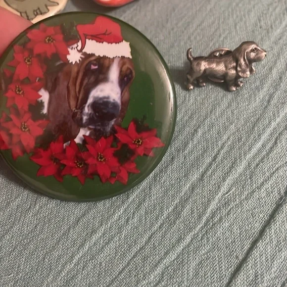 Button and pin bundle - Picture 2 of 9